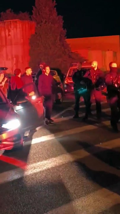 Florian Thauvin est arrivé dans le Nord, accueilli par une centaine de supporters - Foot - Transferts - Lens