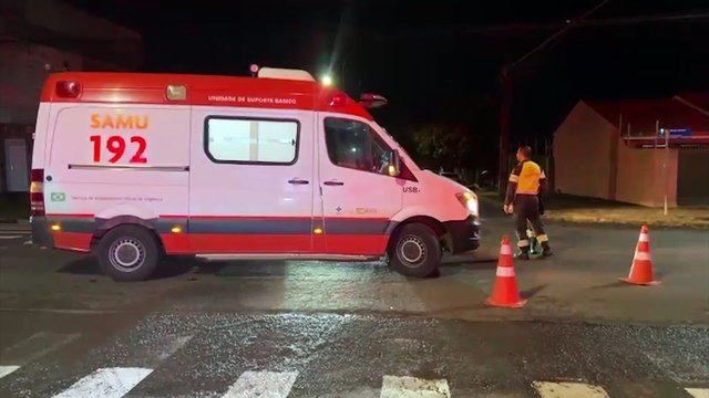 Para evitar colisão, motociclista sofre queda na Rua Minas Gerais e é socorrido pelo Samu