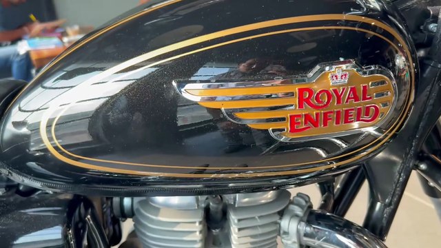 Royal Enfield Bullet 350 Battalion Black Twin Of Standard #royalenfield #bullet #350cc