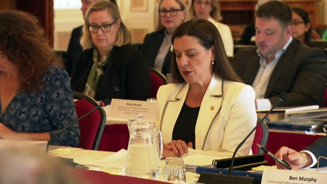 Queensland forensics lab in 'sustained crisis', with 'failure in leadership' leading to toxic culture, report finds