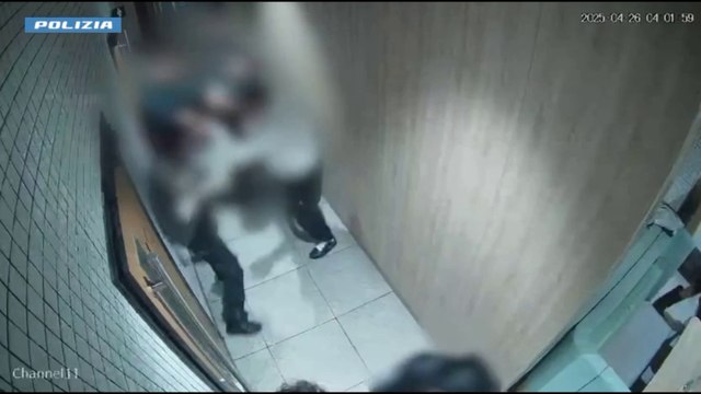 Aggressione omofoba in un fast food a Catania, due misure cautelari