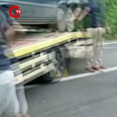 Servis minibüsü kaza yaptı: Çok sayıda yaralı var!