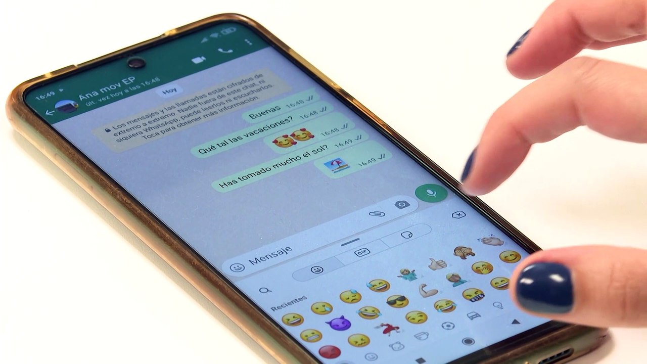 WhatsApp mostrará una vista previa con información sobre un grupo o una persona desconocida