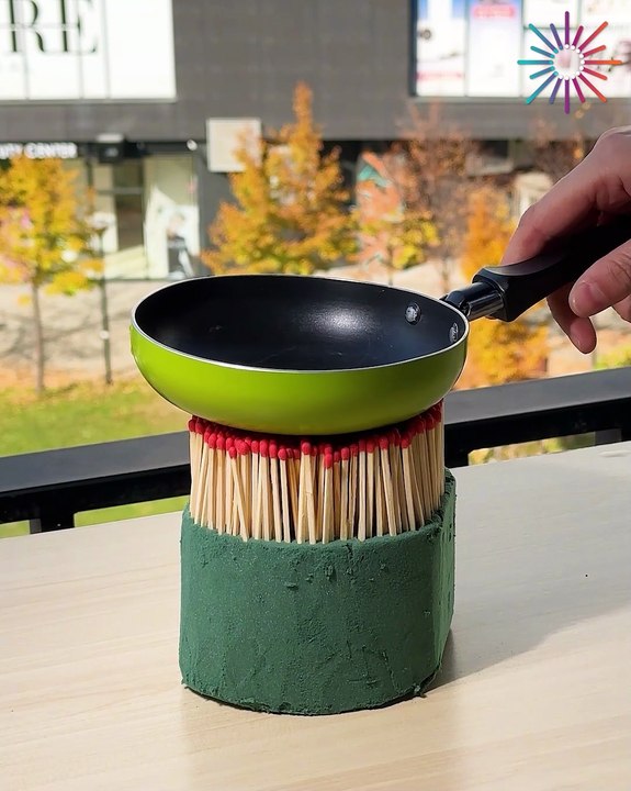 Frying an egg on matchsticks? 🍳😮