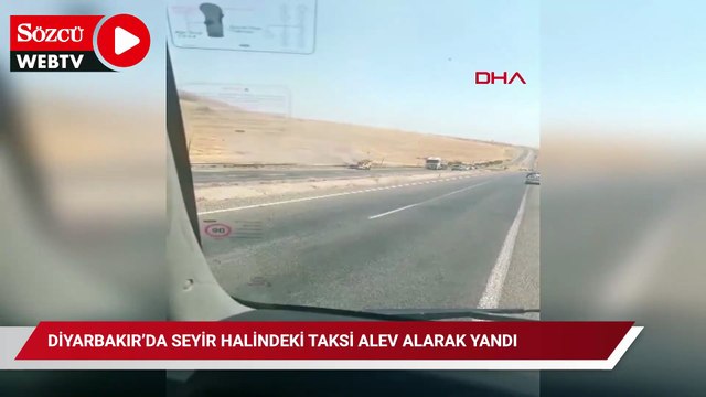 Diyarbakır’da seyir halindeki taksi alev alarak yandı