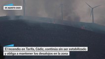 El incendio en Tarifa obliga a mantener los desalojos al no poder estabilizarlo por el viento