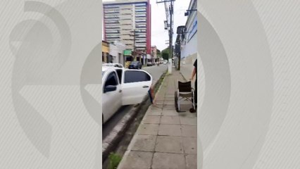 Mulher dá à luz dentro de carro por app no Centro de Maceió
