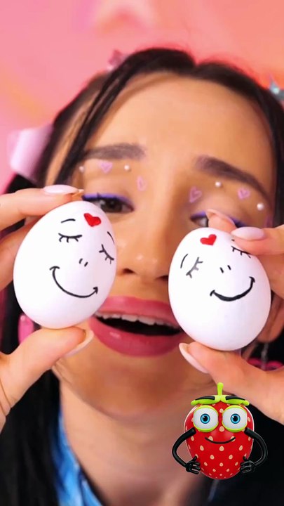 Turn it UP for jelly-egg tingles! 🤩🔊🍳 #oddlysatisfying #asmr #shorts