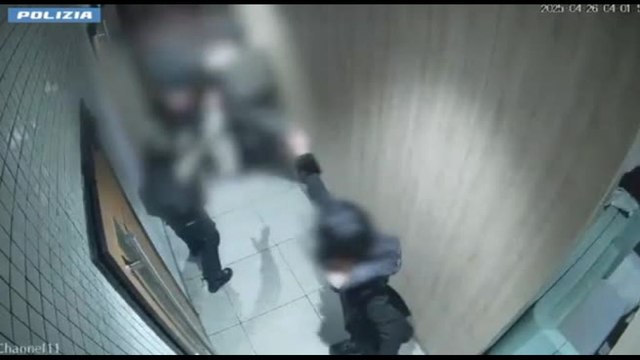 Aggressione omofoba in un fast food a Catania: fermati due ragazzi