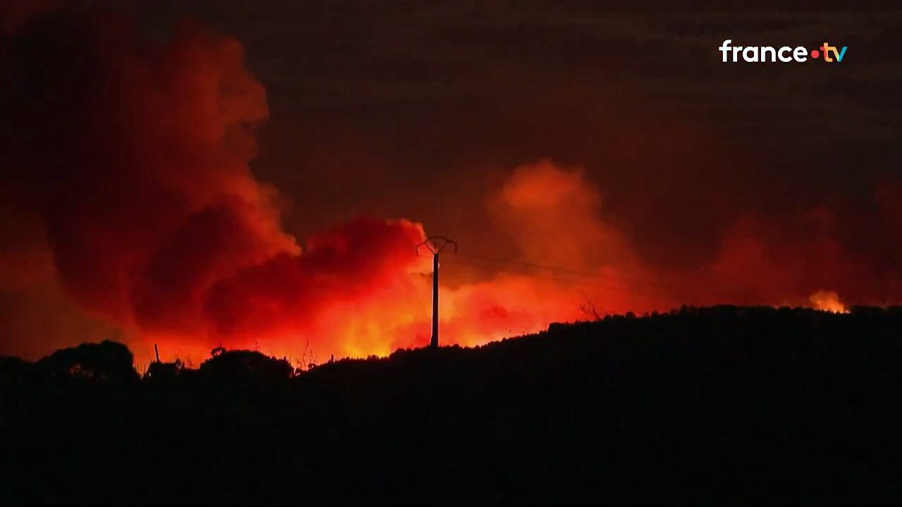 Incendie dans l'Aude: Regardez les images impressionnantes du plus gros incendie de l’été en France qui a déjà parcouru 16.000 hectares - VIDEO