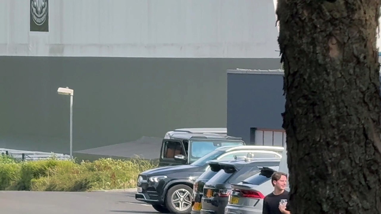 Alexander Isak arrives at Newcastle United’s training ground.