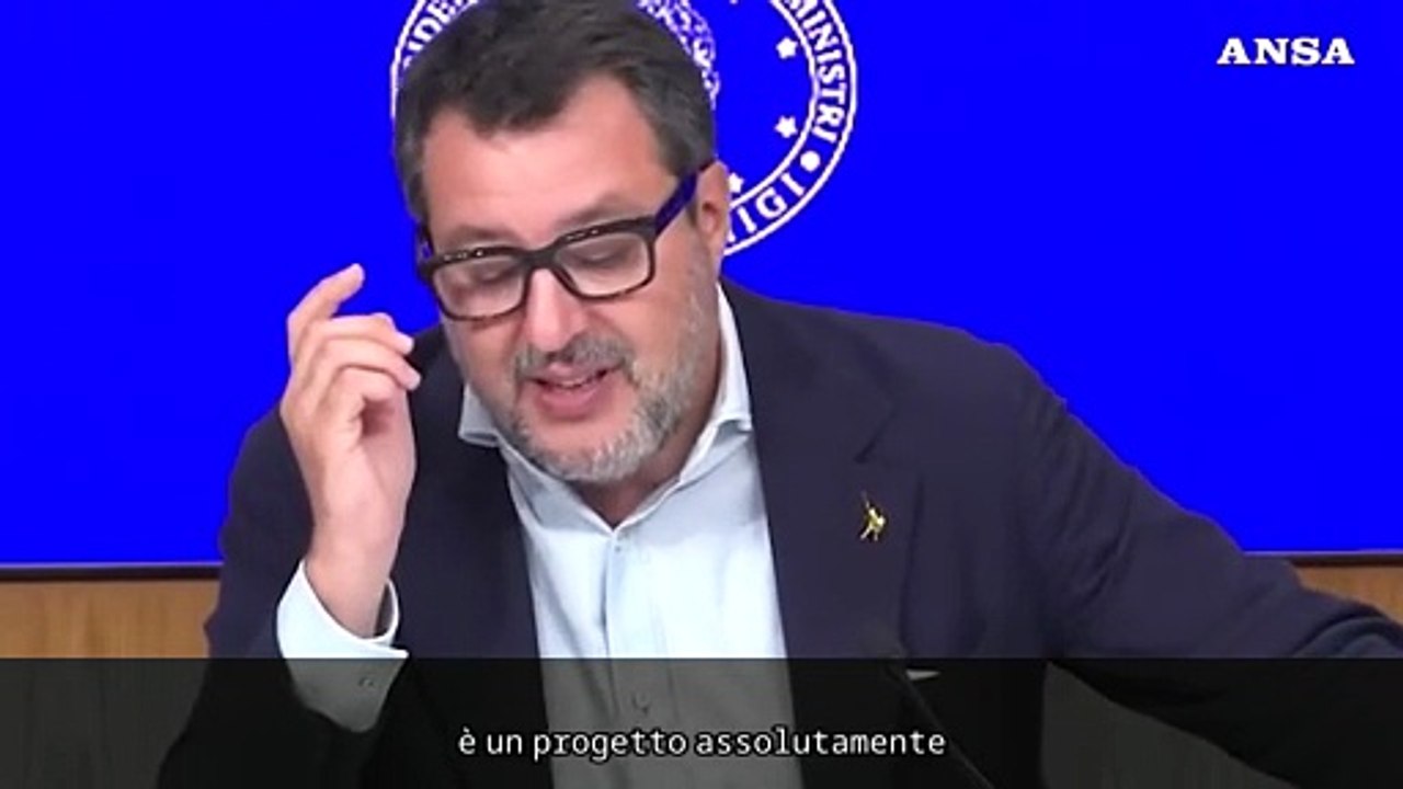 Salvini: "Per il ponte sullo Stretto siamo schierati contro ogni infiltrazione"