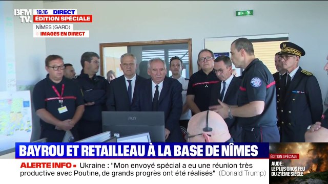 Incendie dans l'Aude: François Bayrou et Bruno Retailleau échangent avec les sapeurs-pompiers au poste de commandement de Nîmes