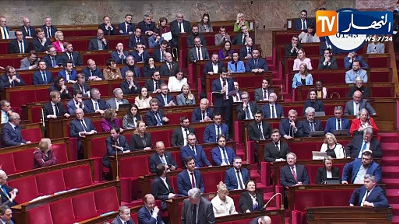 فرنسا: بايرو يلوذ باليوتوب لشرح موازنة 2026.. محاولة للهروب من مقصلة سحب الثقة