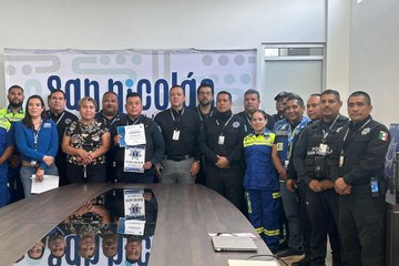 Reconocen a Policía de San Nicolás que salvó a mujer de morir atragantada, ¿quién es y cómo hizo?