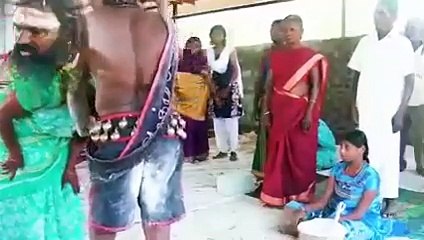 لوجی انڈیا میں ایک نیا بابا آیا ہے اور اس کے پاس عورتوں کے ہر مرض کا علاج ہے۔ #love #romantic #fyp