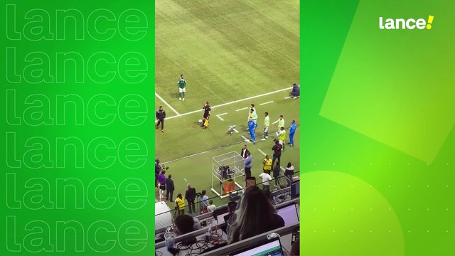 Daronco expulsa Aníbal após agressão no clássico entre Palmeiras e Corinthians