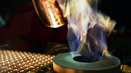 Money Heist S03 E05 720p WebRip Hindi English ESubs