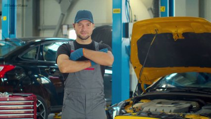 What are the symptoms of a weak battery on a BMW