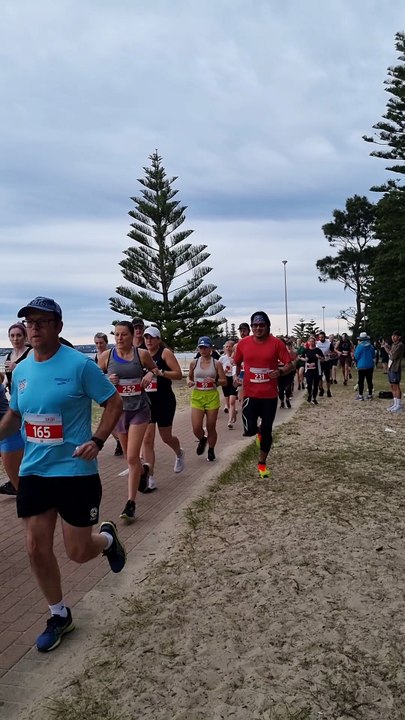 10km run in the 2024 Beachside Dash