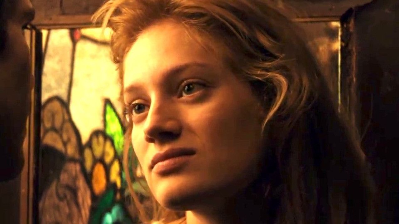 Two Pianos Trailer OmeU