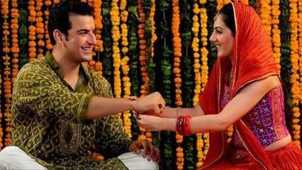 Rakhi Bandhne Ke Niyam 2025:रक्षाबंधन पर राखी बांधते समय कितनी गांठ लगाएं,किस कलाई पर बांधें ?