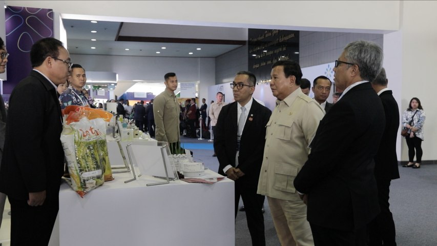 Momen Prabowo Kunjungi Booth Anak Bangsa di Konvensi Sains, Teknologi, dan Industri 2025 di ITB