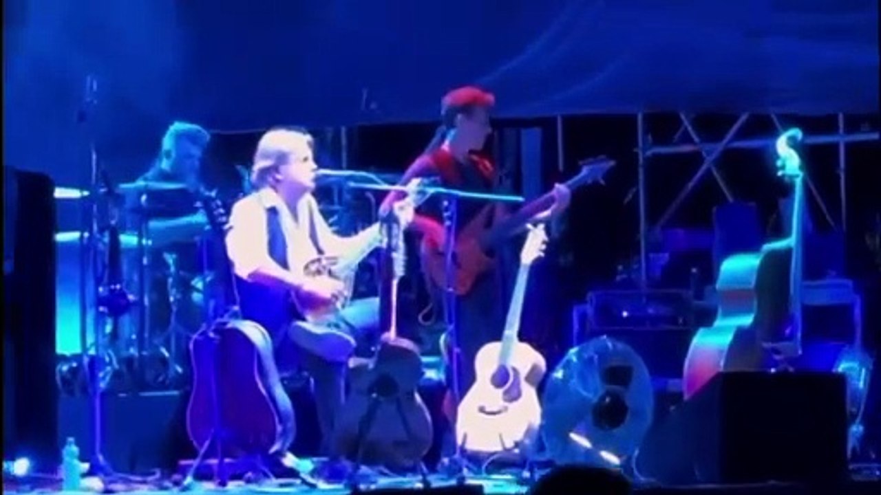 In Garfagnana una serata magica tra musica e poesia: Cristiano De André e l'omaggio al padre