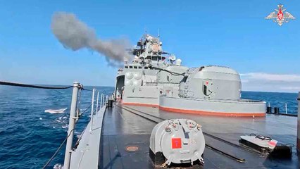 🚨 China en Rusland simuleren ECHTE zeeslag in de Japanse Zee – 'Vijandelijke' onderzeeër vernietigd!