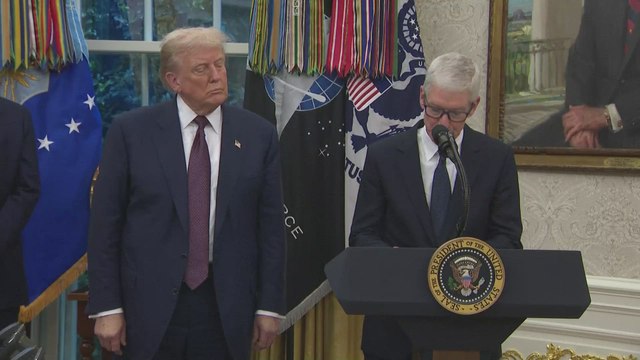 Trump’s Smug Face While Tim Cook Praises Him Becomes Instant Meme