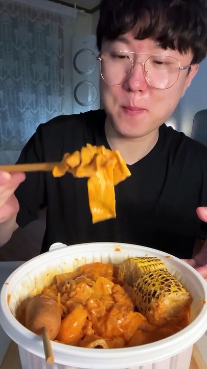 Follow for more ASMR videos🌮🍟 Credits: @wa.goo.mon #mukbang #asmr #fastfood #asmreating