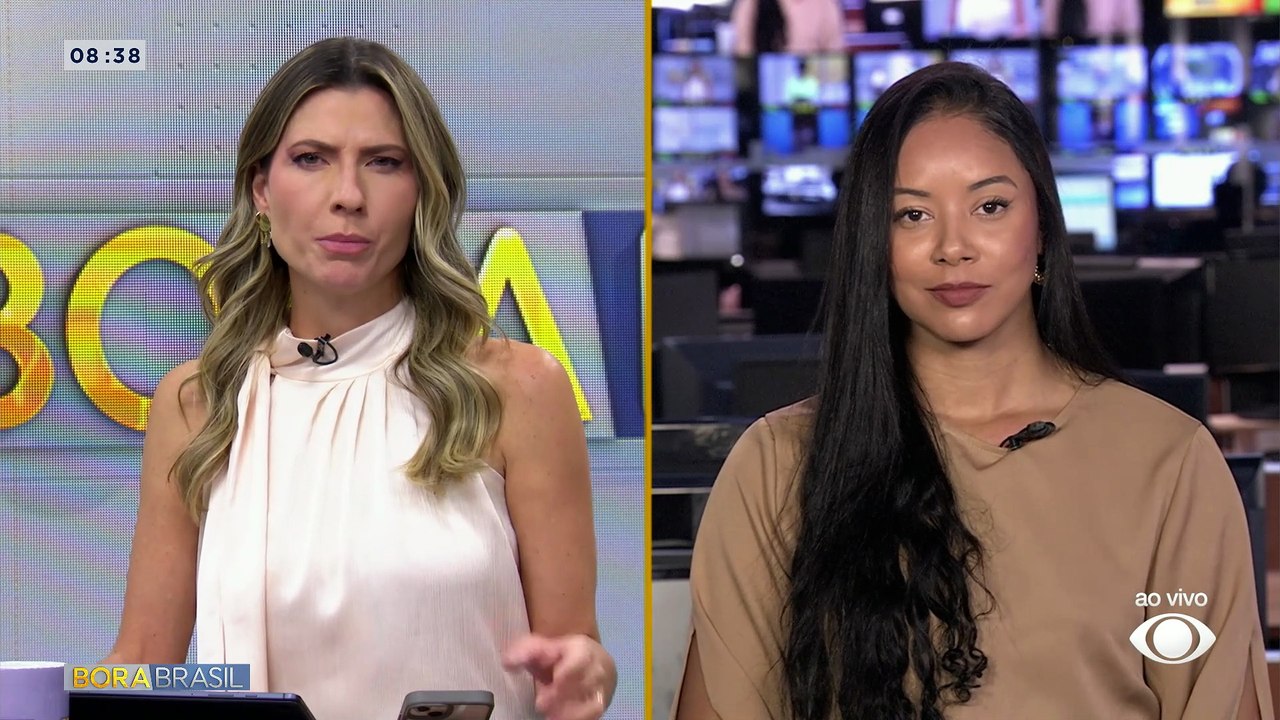 Carregador de passageira em avião pega fogo dentro da mochila