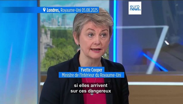 Royaume-Uni : des premières arrestations de migrants dans le cadre de l’accord avec la France
