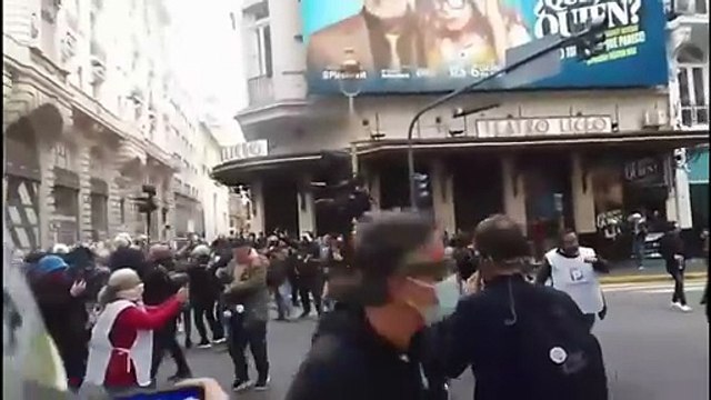 La Policía de la Ciudad reprimió la marcha de los jubilados: 25 personas heridas
