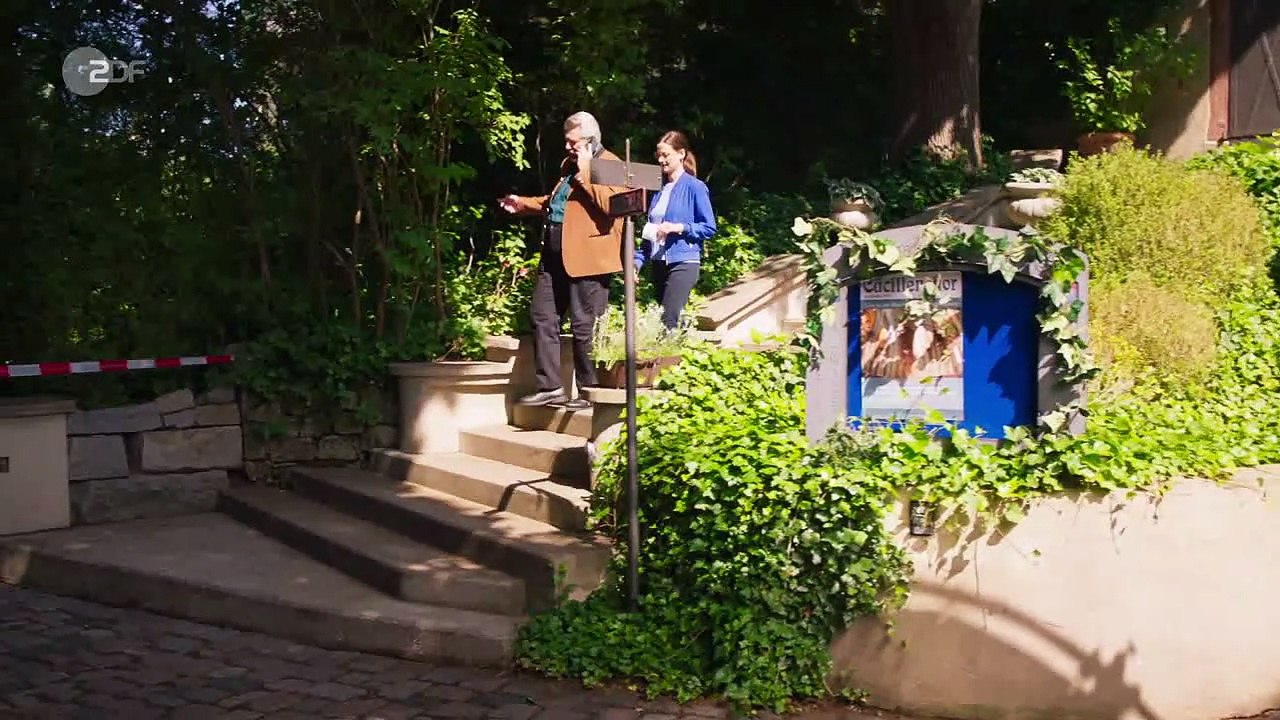 Die Rosenheim-Cops (573) Staffel 24 Folge 19 - Frau Meyr geht online