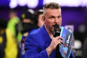 Pat McAfee goes off on ‘bum ass suits at ESPN’ whi