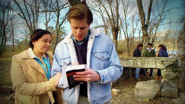 Los Misterios de Laura 3x02 El misterio de la cápsula del tiempo