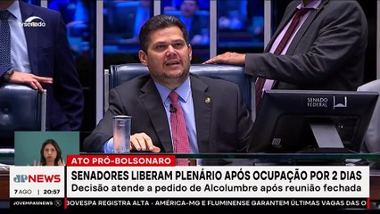 A pedido de Davi Alcolumbre, senadores liberam Plenário após ocupação