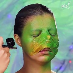 Stealing Christmas vibes with the Grinch makeup! 🌟💚