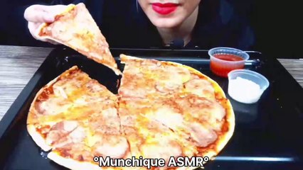 Eating Cheesy Pepperoni Pizza | ASMR Eating - Mukbang