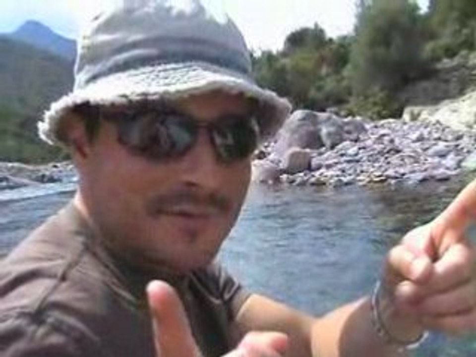 Corse - Mai 2008 - Riviere Fangu...apres un bon repas!! :)