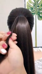 Elegant Bun Hairstyle - Timeless Beauty