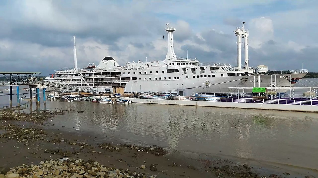 সমুদ্রের পার লঞ্চ ঘাট, চট্টগ্রাম