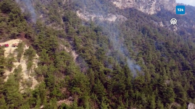 Karabük'te ormanlık alanda yeniden yangın çıktı; bir köy tedbir amaçlı tahliye edildi
