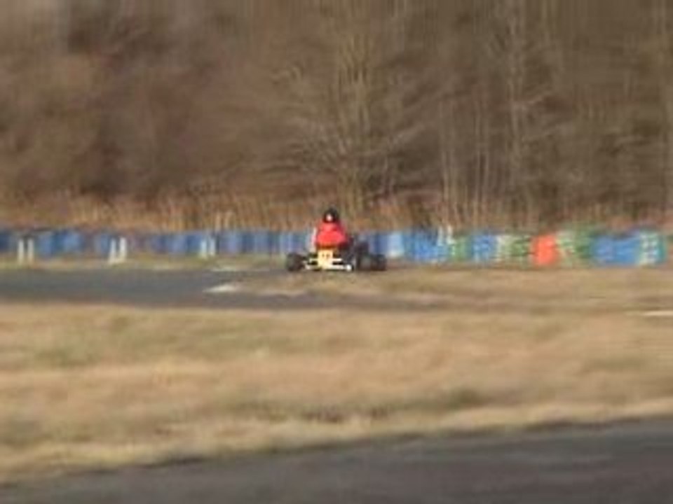 essais avec le karting de papy alonso