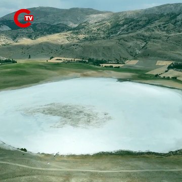 Göçmen kuşlara ev sahipliği yapan Kellah Gölü tamamen kurudu!