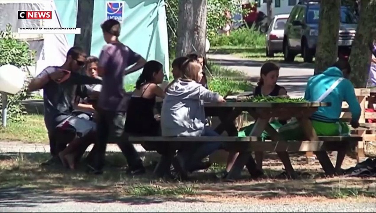 Drôme: Une mère de famille s'en prend aux gendarmes venus sauver son enfant de 4 ans enfermé dans sa voiture sur un parking en plein soleil - VIDEO