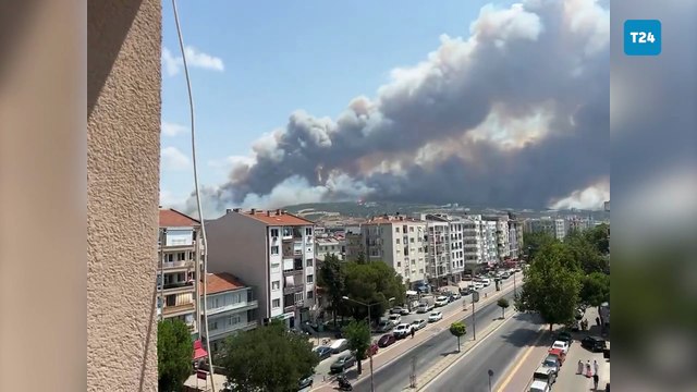 Çanakkale'de tarım arazisinde başlayıp ormana sıçrayan yangın yerleşim yerlerine yaklaştı