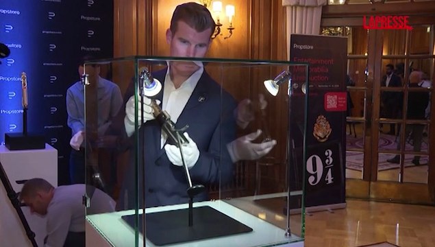 Los Angeles, la spada laser di Star Wars va all'asta per 2,5 milioni di dollari