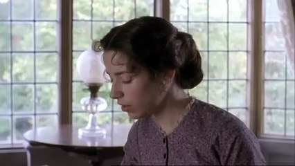 {ZŁODZIEJKA} Tajemnicę bardzo zagadkowej śmierci Zeni Arden bada policjant John Grismer.